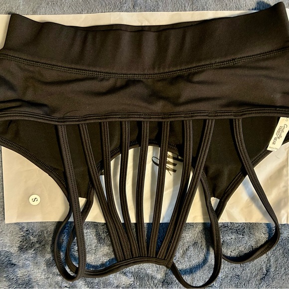 Constantly Varied Gear Women's Black Sports Bra - Picture 2 of 4